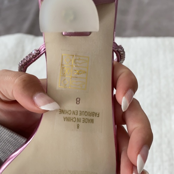 Pink heels - Picture 3 of 5